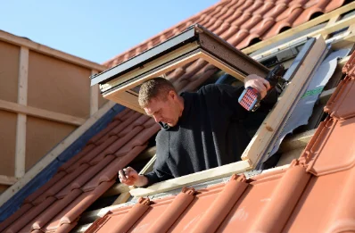 Pose de fenêtres de toit Velux à Senconac